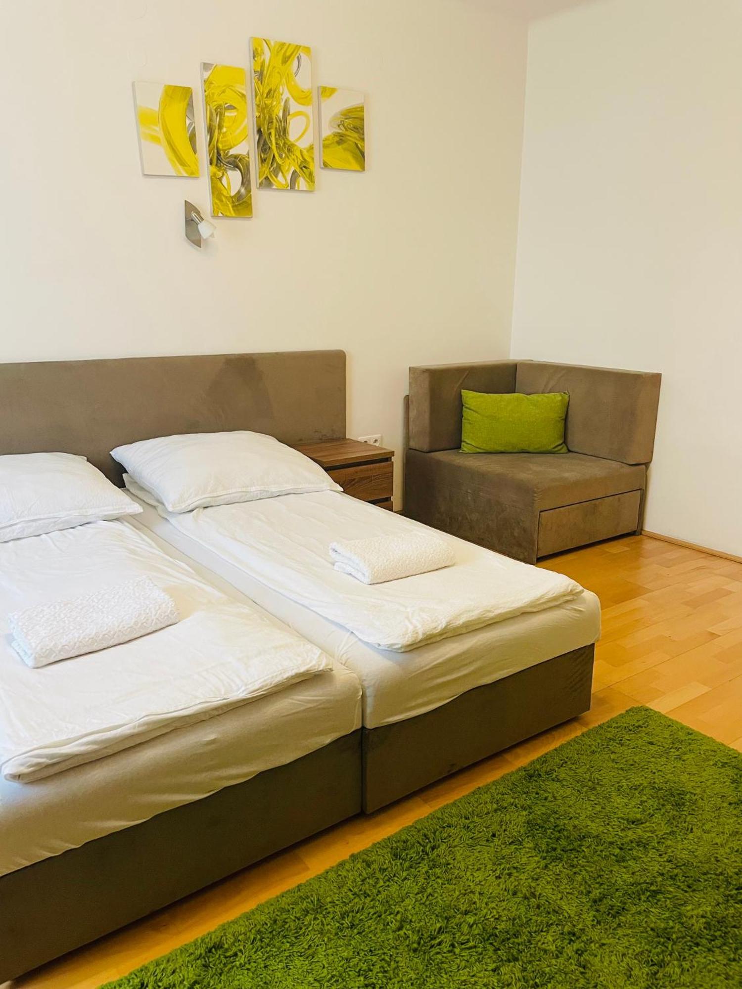 Weninger Studio Apartman Kiskunhalas Exterior foto
